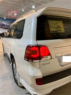 تۆیۆتا لاند کروزەر